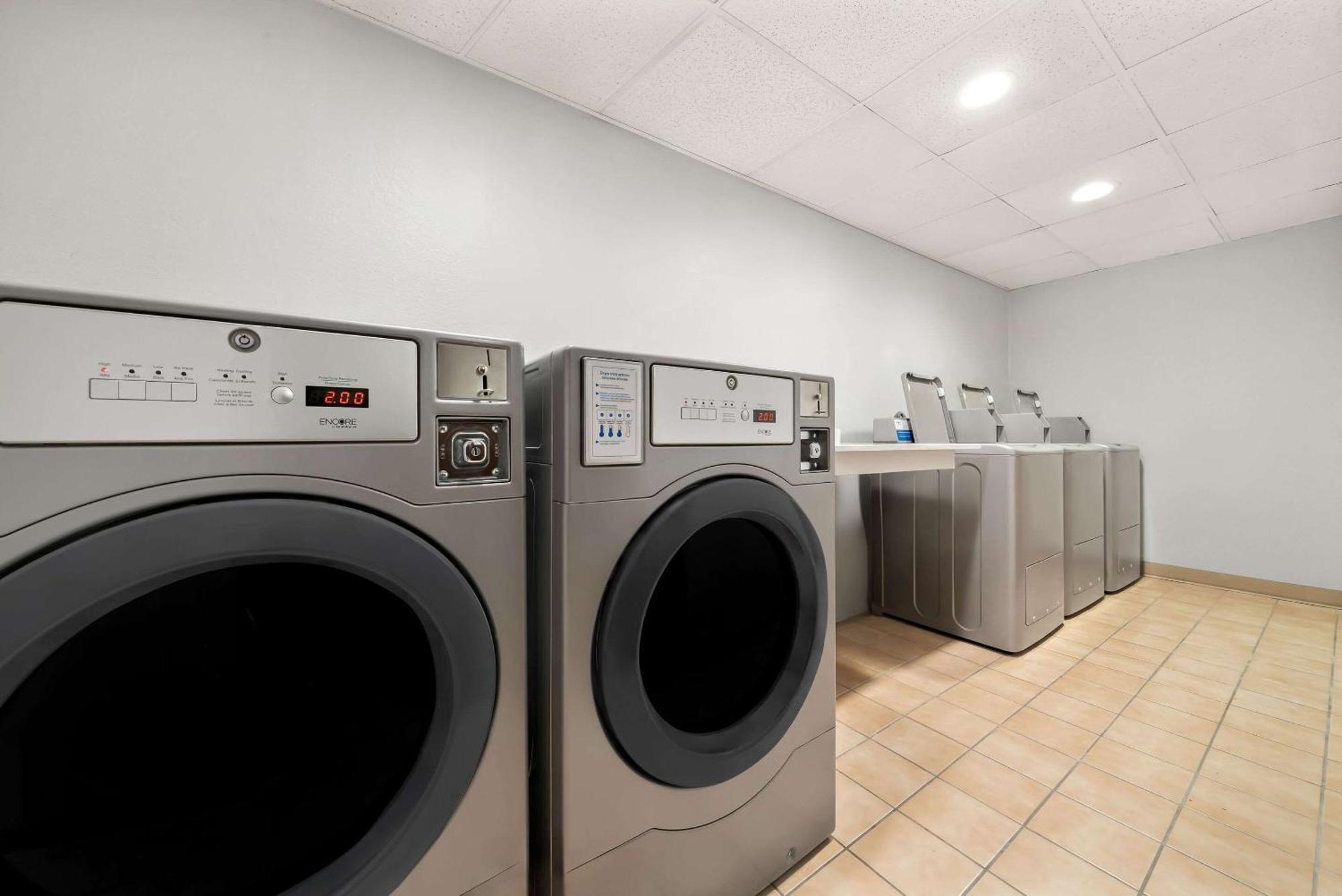 Suburban Studios, Kearney Εξωτερικό φωτογραφία